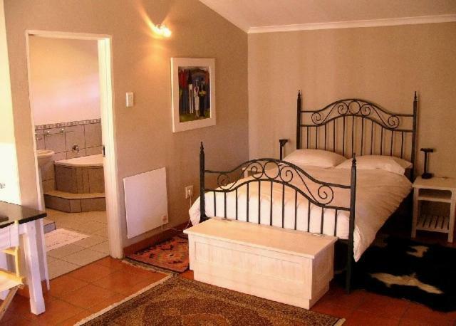 Rose Garden Manor House Apartment Harrismith Bagian luar foto